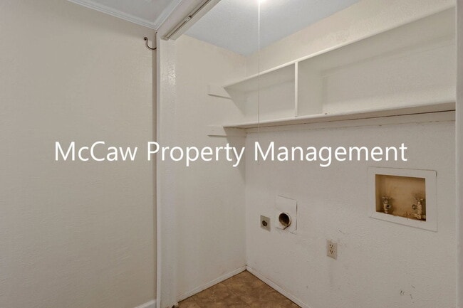 Building Photo - 4537 N O'Connor Rd