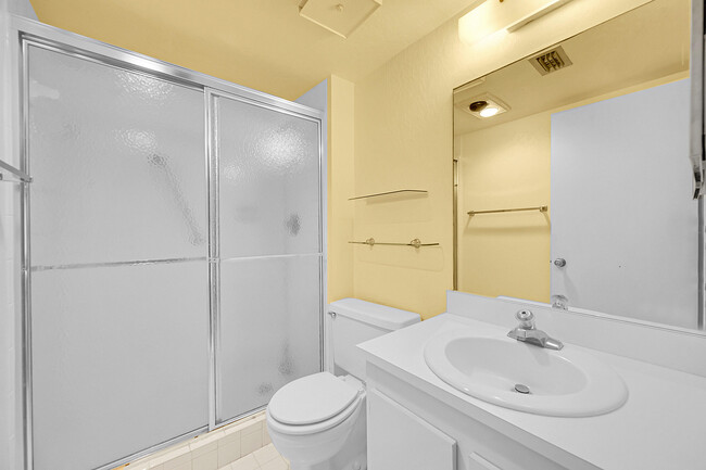 Building Photo - 3154 Via Poinciana