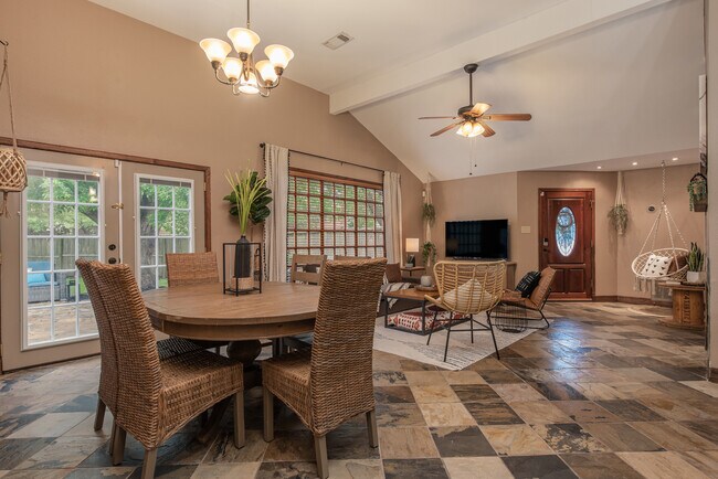 Building Photo - 20415 Linden Tree Dr