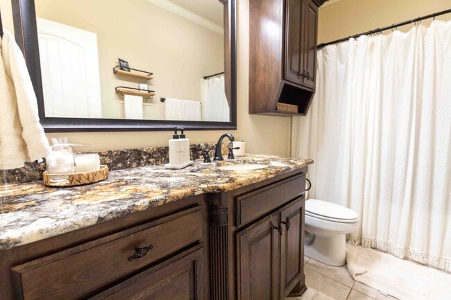 Building Photo - Beautiful 3 bedroom/2 Bathroom Home in Dogwood