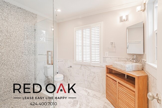 Building Photo - 2421 California Ave