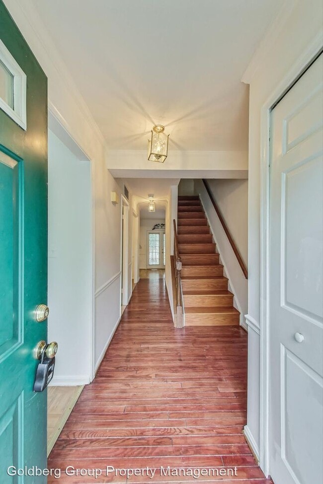 Building Photo - 3 br, 3.5 bath House - 7424 Monona Terrace