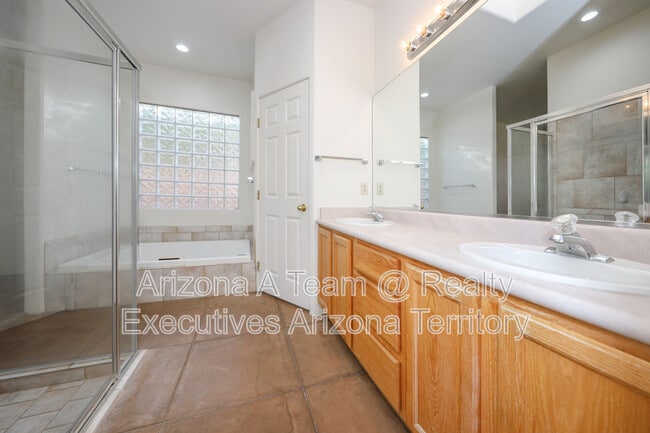 Building Photo - 3760 N Bay Horse Loop