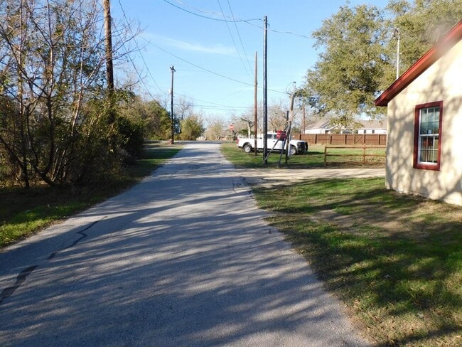 Building Photo - 1320 Green St