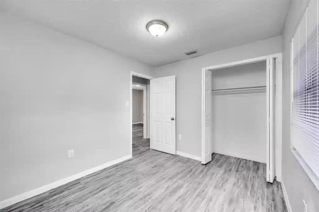 Building Photo - 3204 E Lambright St