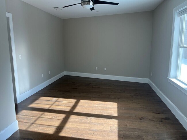 Building Photo - Water Pointe