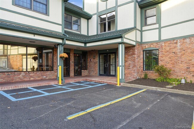 Primary Photo - 62 South St