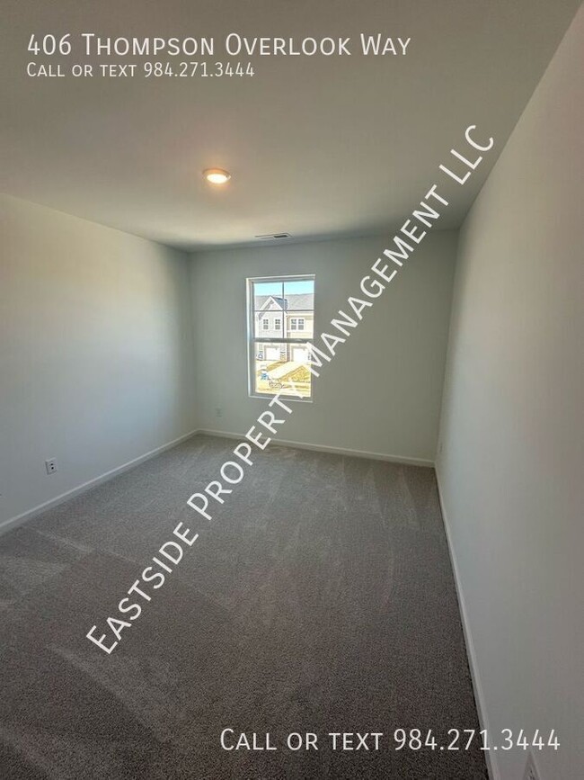 Building Photo - BRAND NEW GORGEOUS TOWNHOME in a very conv...