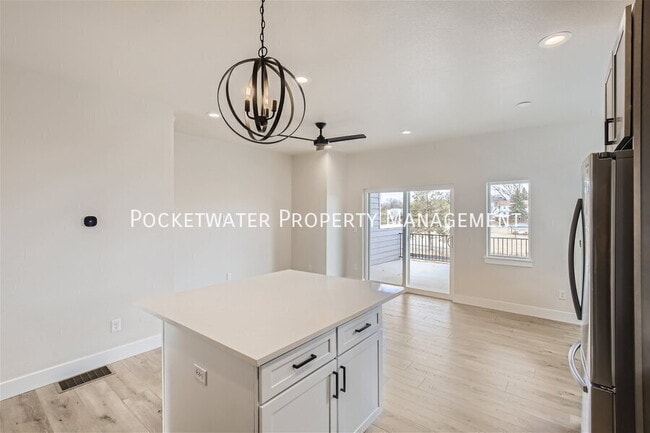 Building Photo - 1335 Baker St