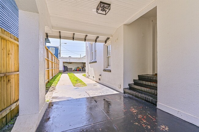 Building Photo - 3519 Avenue R 1/2