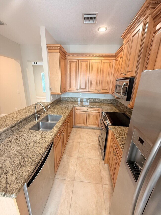 Building Photo - 708 NW 83rd Pl