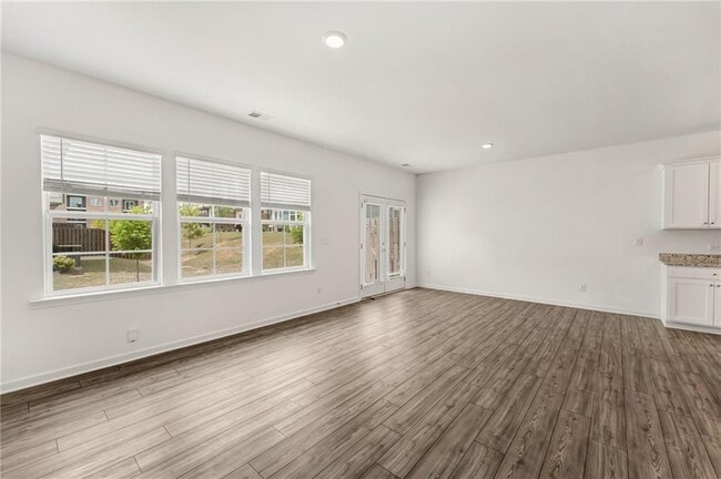 Building Photo - 649 Isom Walk