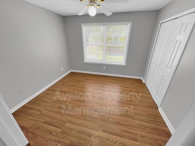 Building Photo - 1926 Leacroft Ct