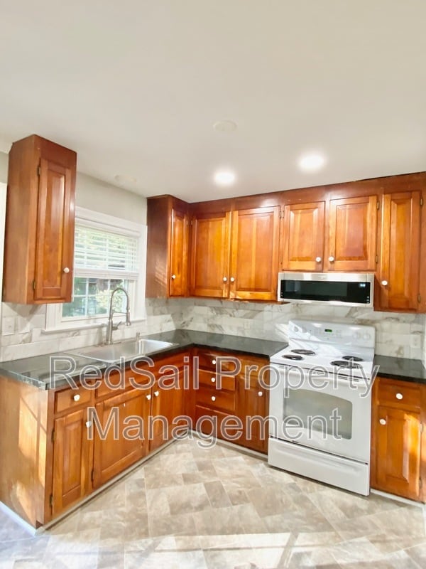 Building Photo - 801 Wormley Creek Dr