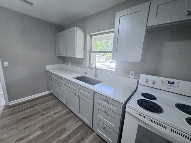 Building Photo - 6144 Catoma St
