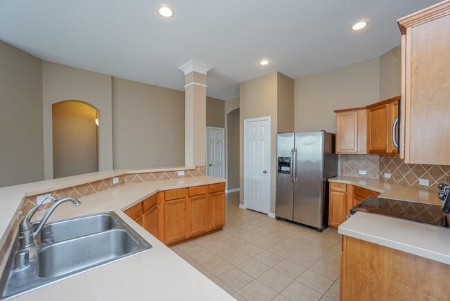 Building Photo - 7102 Thistlewood Park Ct