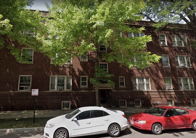 Building Photo - 3504 N Wolcott Ave