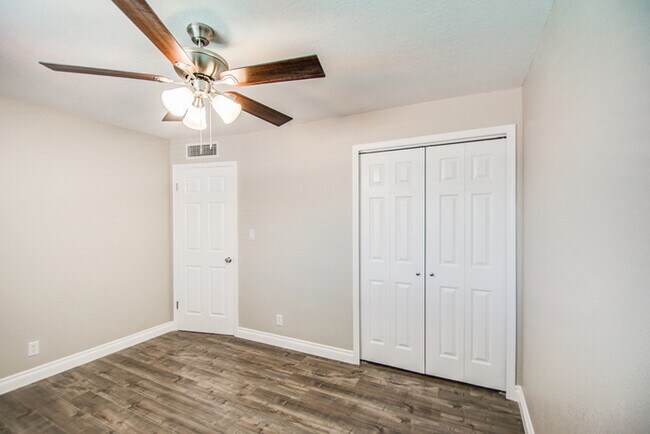 Building Photo - Beautifully remodeled corner 4/2 with pool...