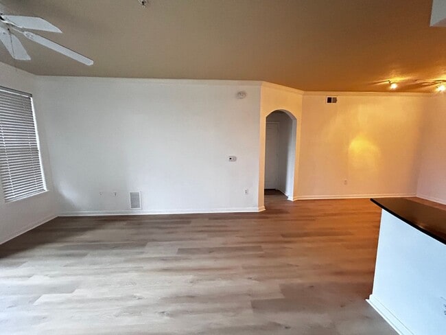 Building Photo - 2/2 Condo in the Gated Community of Villa ...