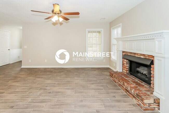 Building Photo - 3 Bedroom Pet-Friendly Home in COVINGTON, GA with Main Street Renewal