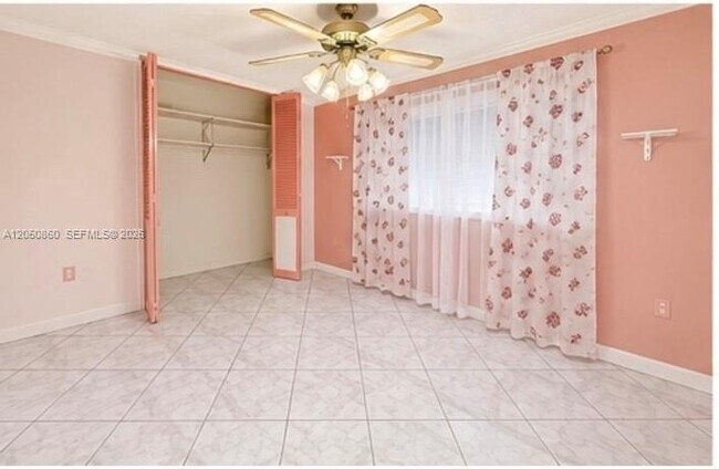 Building Photo - 6225 SW 59th St