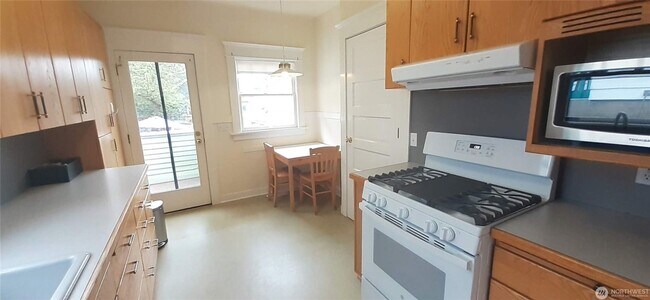 Building Photo - 4Bd/1.5Ba Seattle House