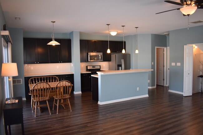 Building Photo - 5294 Platinum Dr