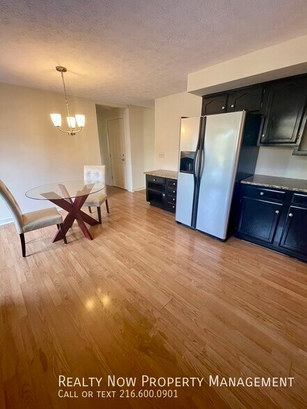 Building Photo - 32467 S Roundhead Dr