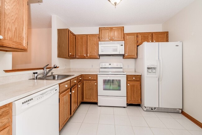 Building Photo - 705 Lake Ave