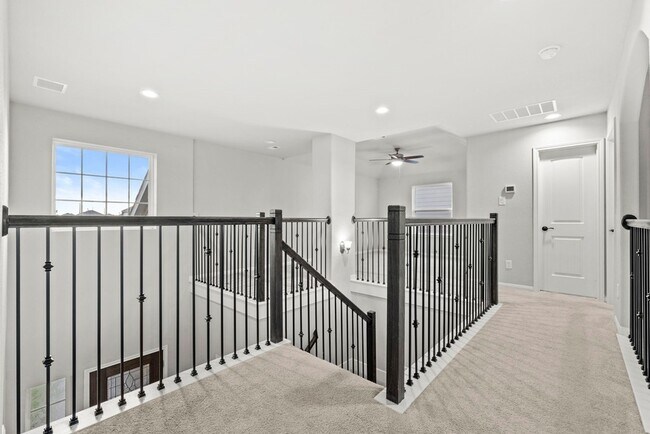 Building Photo - 3506 Lake Bella Megan Dr
