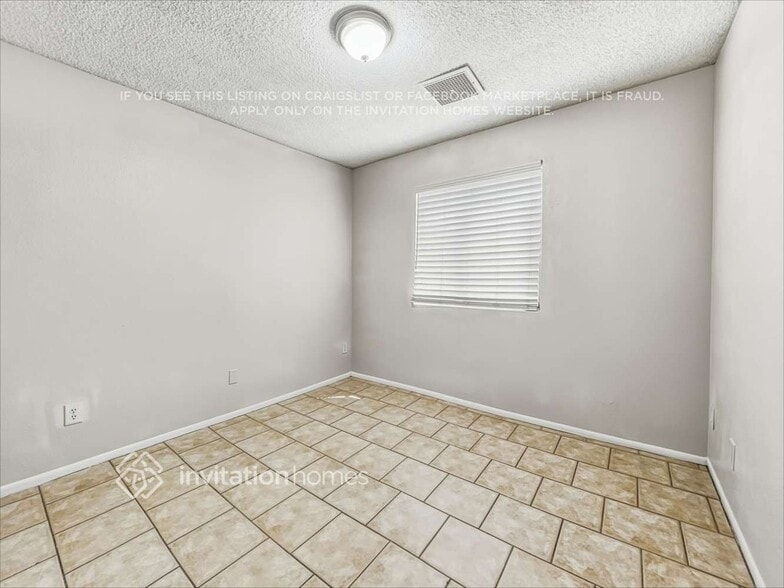 Building Photo - 5630 W Hubbell St