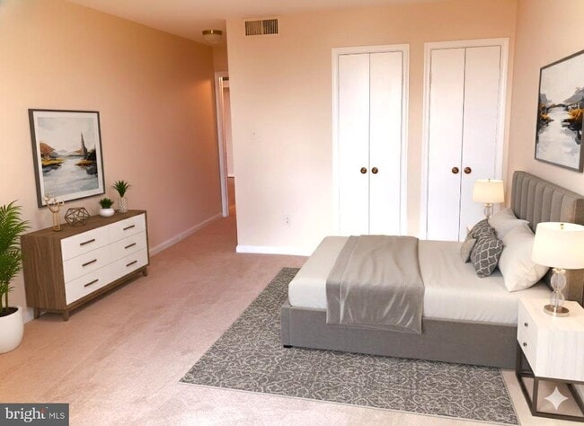 Building Photo - 1101 S Arlington Ridge Rd