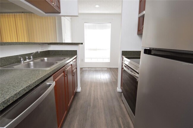 Building Photo - 8742 Mallard Reserve Dr