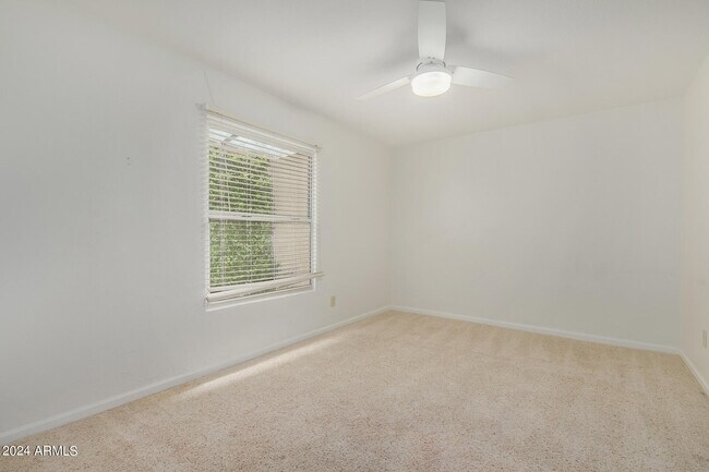 Building Photo - 32015 N 71st St