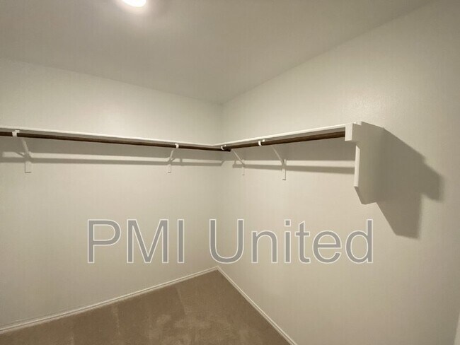 Building Photo - 1361 Plum Rd