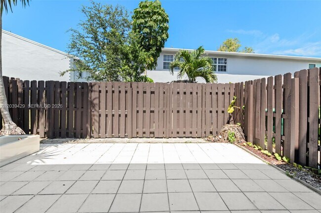 Building Photo - 1774 SW 81st Ln