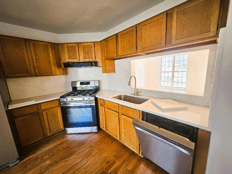 Building Photo - 12242 Granada Way