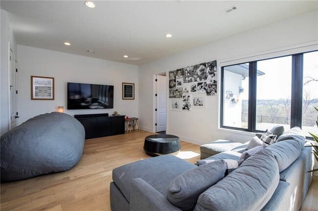 Building Photo - 4205 S Watercrest Dr