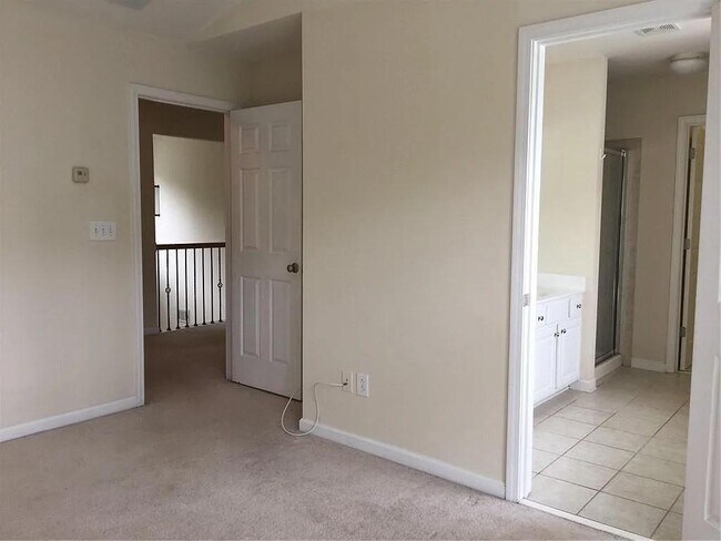 Building Photo - 3525 Moor Pointe Dr