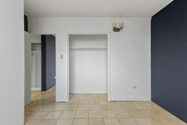Building Photo - Discover this pet-friendly 2-bedroom condo