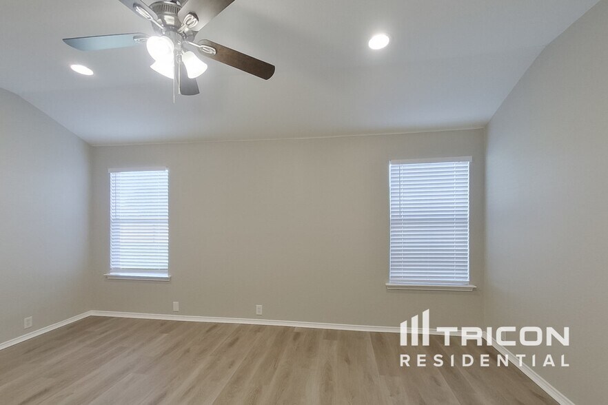 Building Photo - 206 Bison Meadow Dr