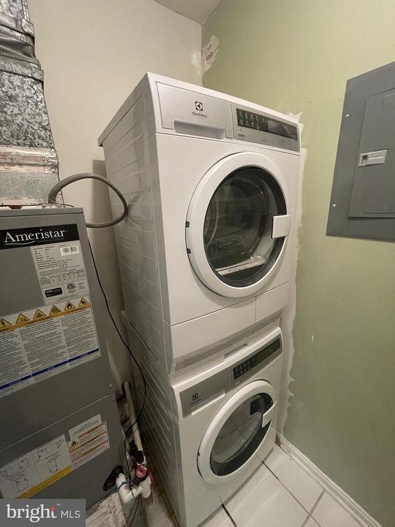 Building Photo - 12288 Wadsworth Way