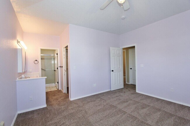 Building Photo - 604 Smith Ct