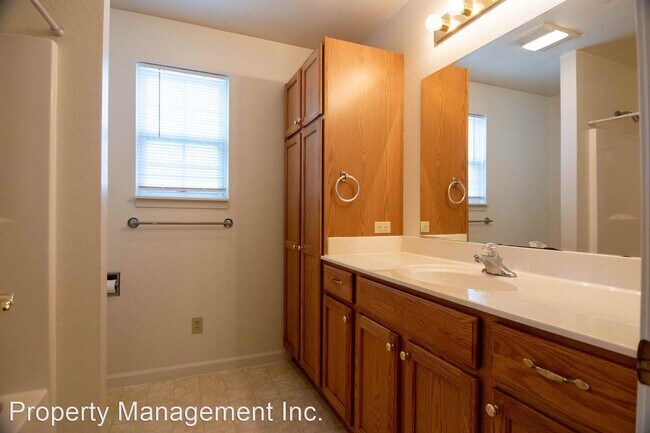 Building Photo - 2 br, 2 bath House - 813 S Shawnee