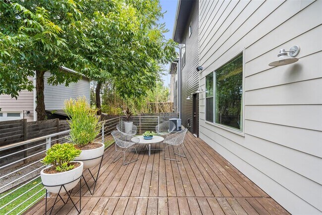 Building Photo - 2105 Goodrich Ave