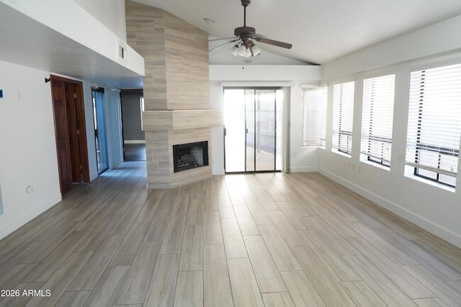 Building Photo - 5756 W Del Rio St