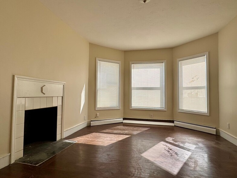 Building Photo - 98 Thetford Ave