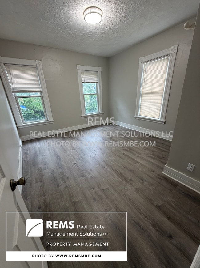 Building Photo - 947 Williamson St