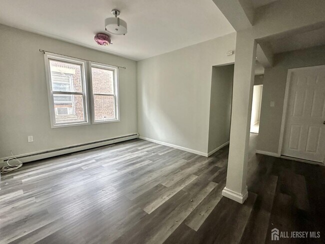 Building Photo - 159 Lewis St