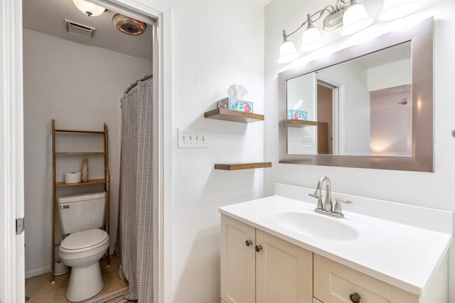 Building Photo - 5725 Quail Run St